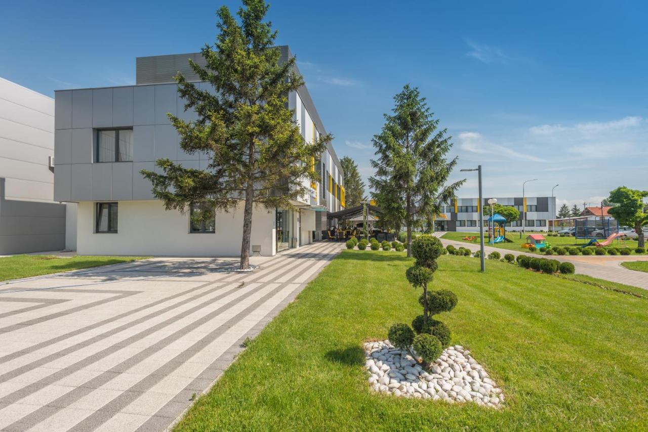 Hotel Stobex Loznica Ngoại thất bức ảnh