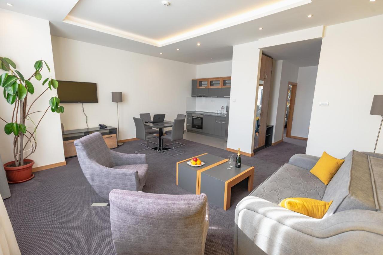 Hotel Stobex Loznica Ngoại thất bức ảnh
